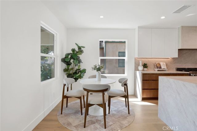 8121 Chase, Los Angeles, CA 90045