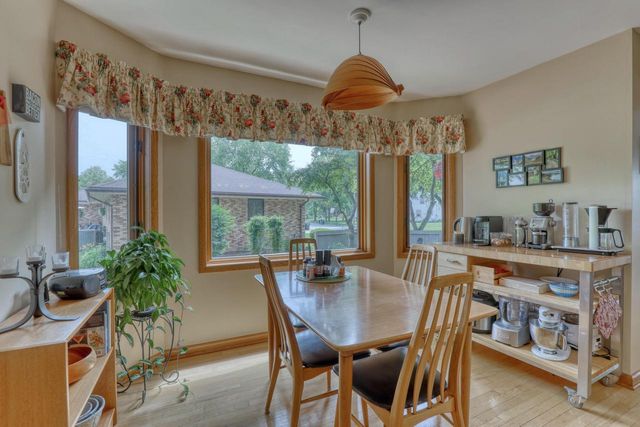 10929 W Hope AVENUE, Wauwatosa, WI 53222