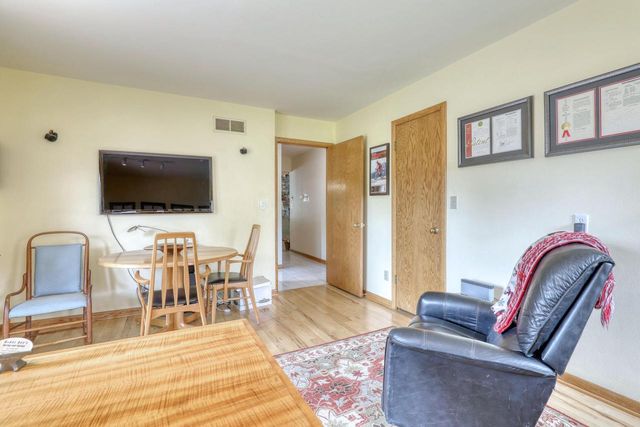 10929 W Hope AVENUE, Wauwatosa, WI 53222