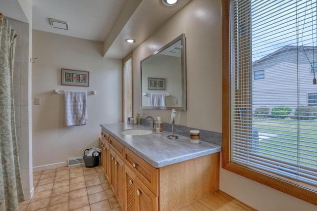 10929 W Hope AVENUE, Wauwatosa, WI 53222