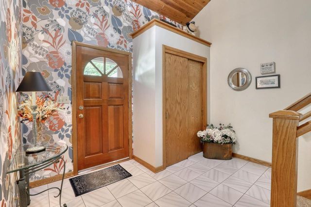 10929 W Hope AVENUE, Wauwatosa, WI 53222