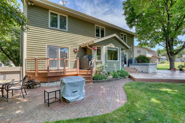 10929 W Hope AVENUE, Wauwatosa, WI 53222