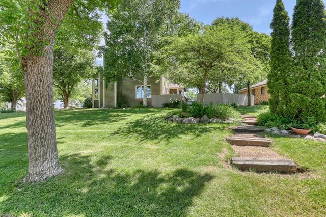 10929 W Hope AVENUE, Wauwatosa, WI 53222