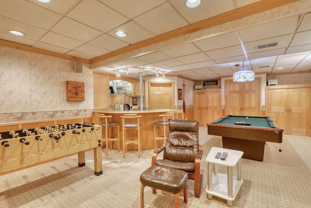 10929 W Hope AVENUE, Wauwatosa, WI 53222