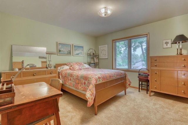 10929 W Hope AVENUE, Wauwatosa, WI 53222
