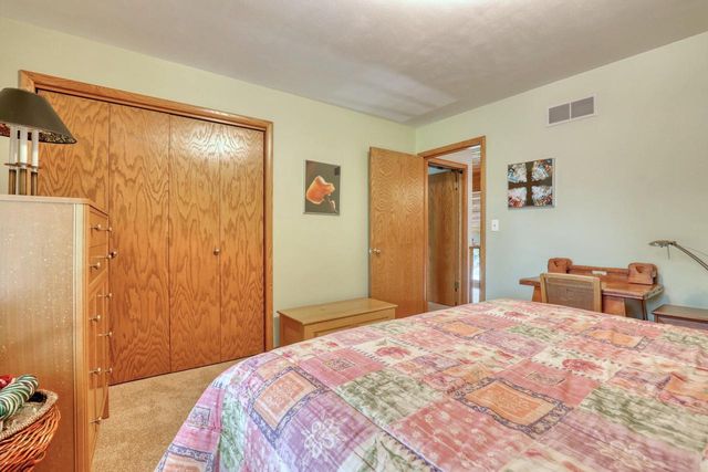 10929 W Hope AVENUE, Wauwatosa, WI 53222