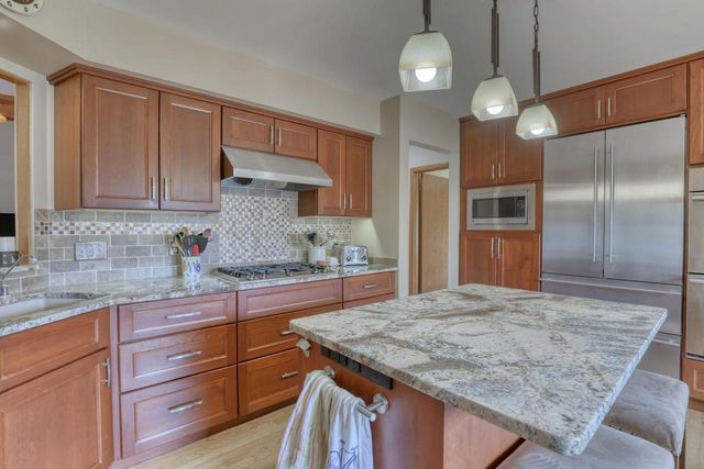 10929 W Hope AVENUE, Wauwatosa, WI 53222