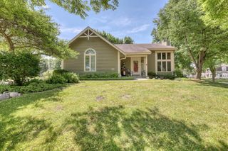 10929 W Hope AVENUE, Wauwatosa, WI 53222