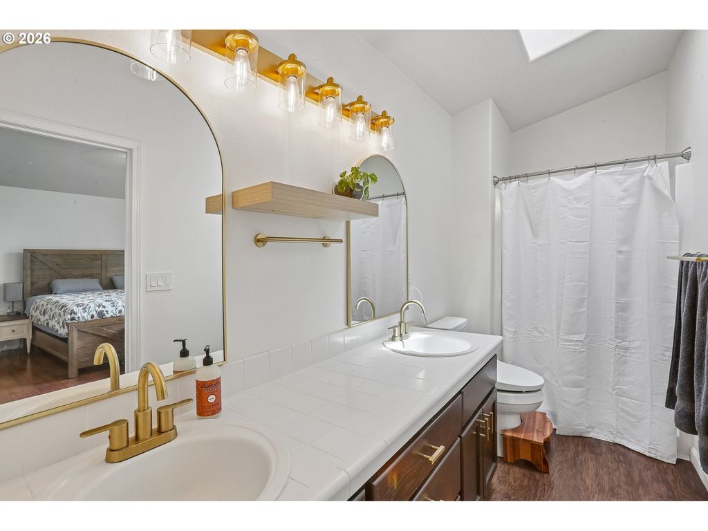 Image 21 of property listing at 800 JOEL PALMER Way, Dayton, OR 97114
