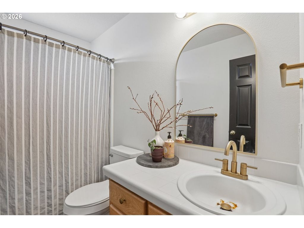 Image 25 of property listing at 800 JOEL PALMER Way, Dayton, OR 97114