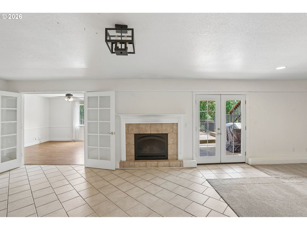 Image 32 of property listing at 800 JOEL PALMER Way, Dayton, OR 97114