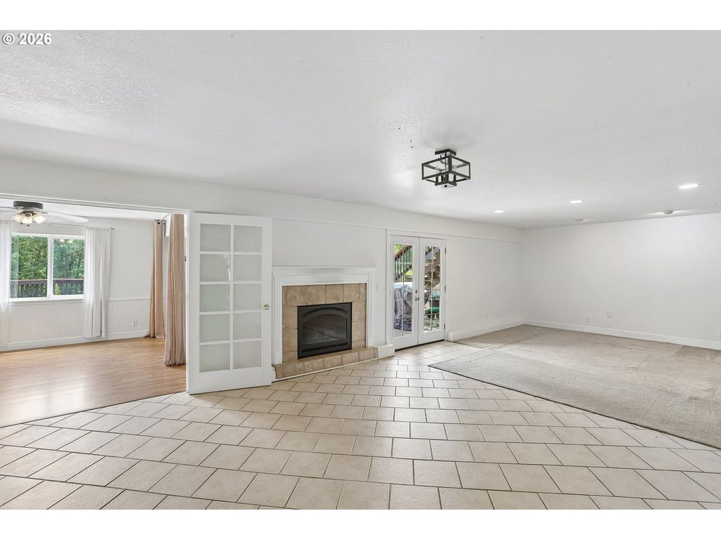 Image 33 of property listing at 800 JOEL PALMER Way, Dayton, OR 97114