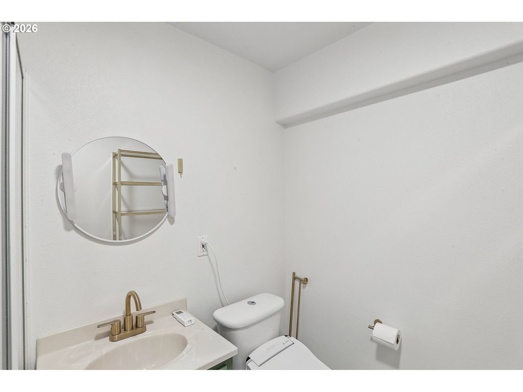 Image 34 of property listing at 800 JOEL PALMER Way, Dayton, OR 97114