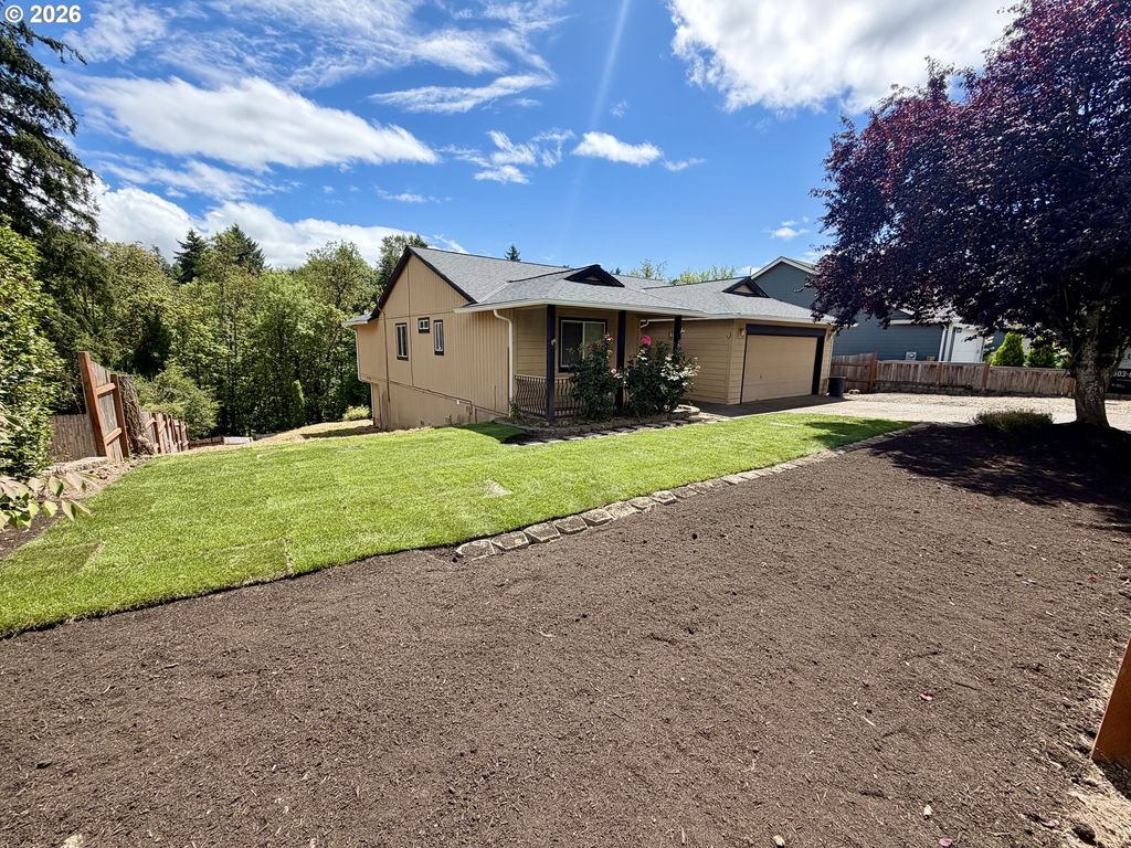 Image 5 of property listing at 800 JOEL PALMER Way, Dayton, OR 97114