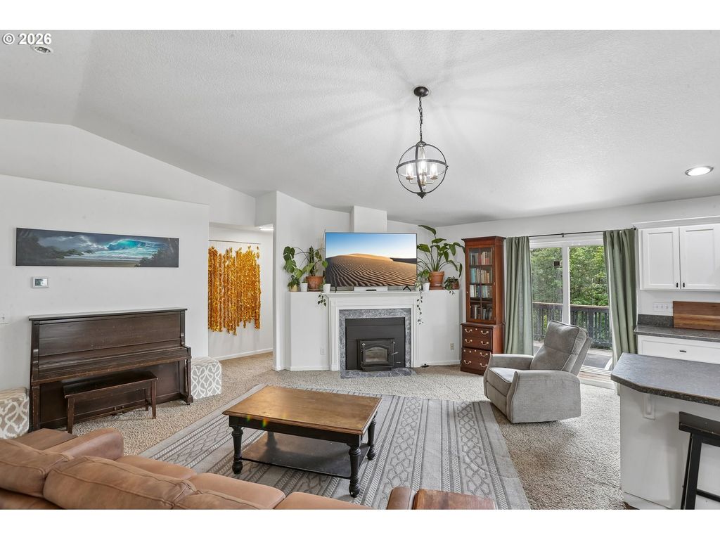 Image 9 of property listing at 800 JOEL PALMER Way, Dayton, OR 97114
