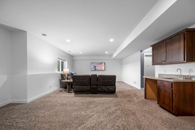 14180 Adelaide Avenue, Rosemount, MN 55068