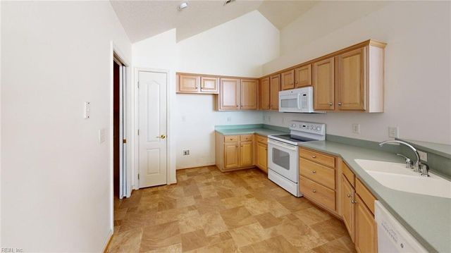 110 Villa DR, Poquoson, VA 23662