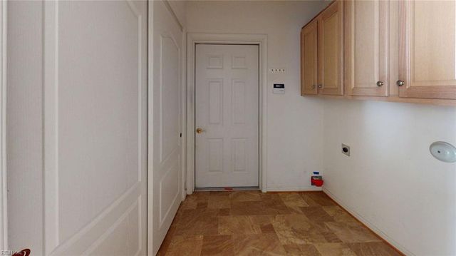 110 Villa DR, Poquoson, VA 23662