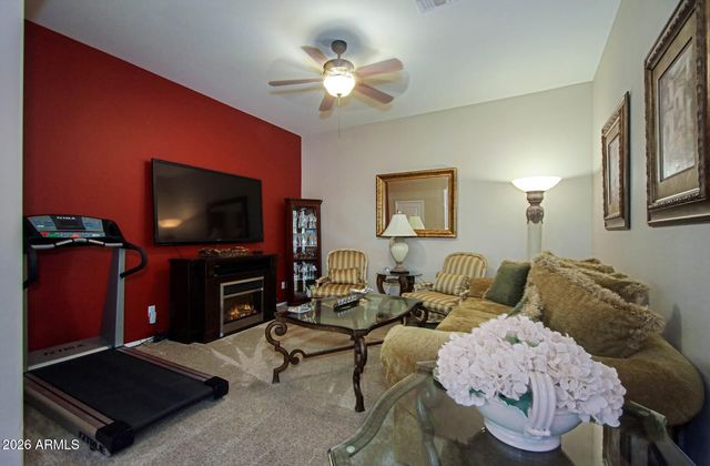 2011 W SPUR Drive, Phoenix, AZ 85085