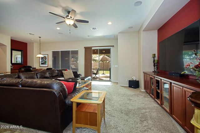 2011 W SPUR Drive, Phoenix, AZ 85085