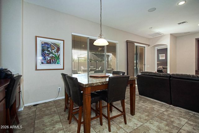 2011 W SPUR Drive, Phoenix, AZ 85085