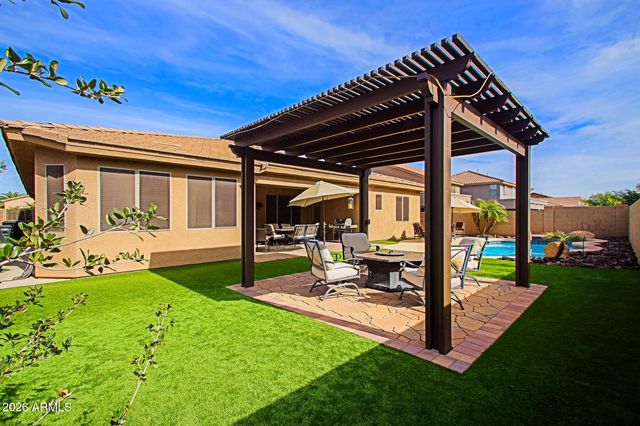 2011 W SPUR Drive, Phoenix, AZ 85085