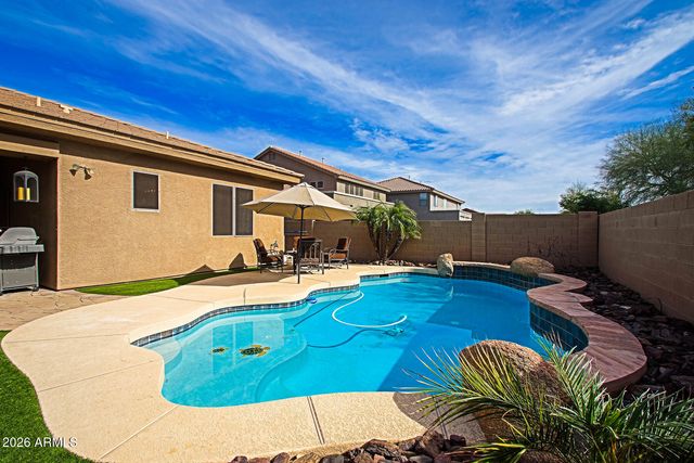 2011 W SPUR Drive, Phoenix, AZ 85085