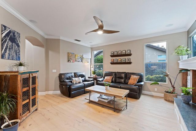 683 Fifteen Mile Dr, Roseville, CA 95678