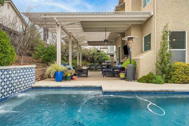 683 Fifteen Mile Dr, Roseville, CA 95678