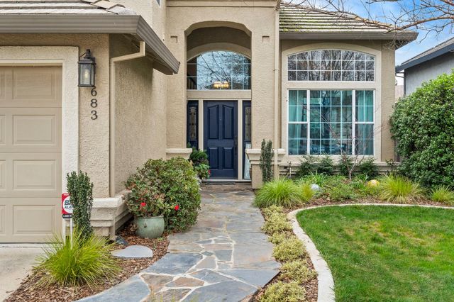 683 Fifteen Mile Dr, Roseville, CA 95678