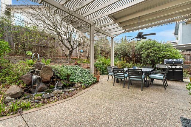 683 Fifteen Mile Dr, Roseville, CA 95678