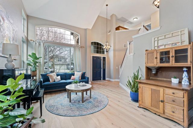 683 Fifteen Mile Dr, Roseville, CA 95678