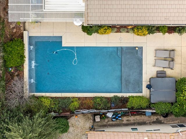 683 Fifteen Mile Dr, Roseville, CA 95678