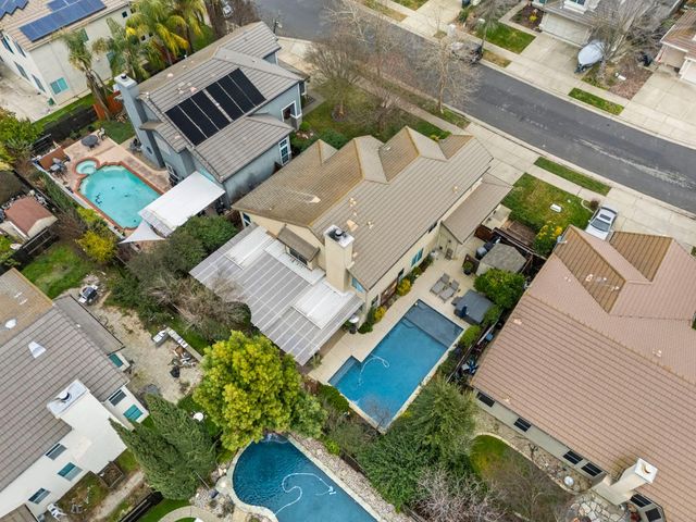 683 Fifteen Mile Dr, Roseville, CA 95678