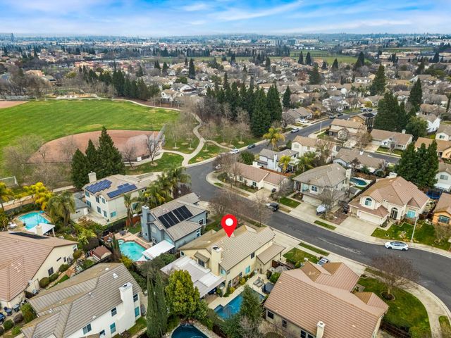 683 Fifteen Mile Dr, Roseville, CA 95678