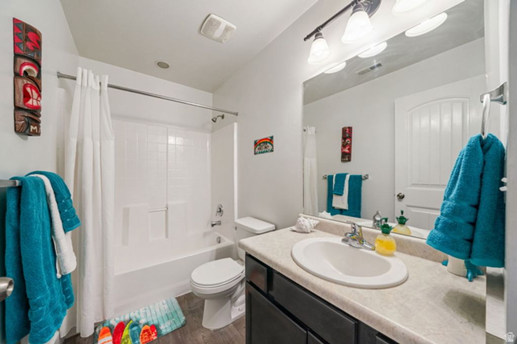Image 15 of property listing at 15018 S GALLANT DR, Bluffdale, UT 84065