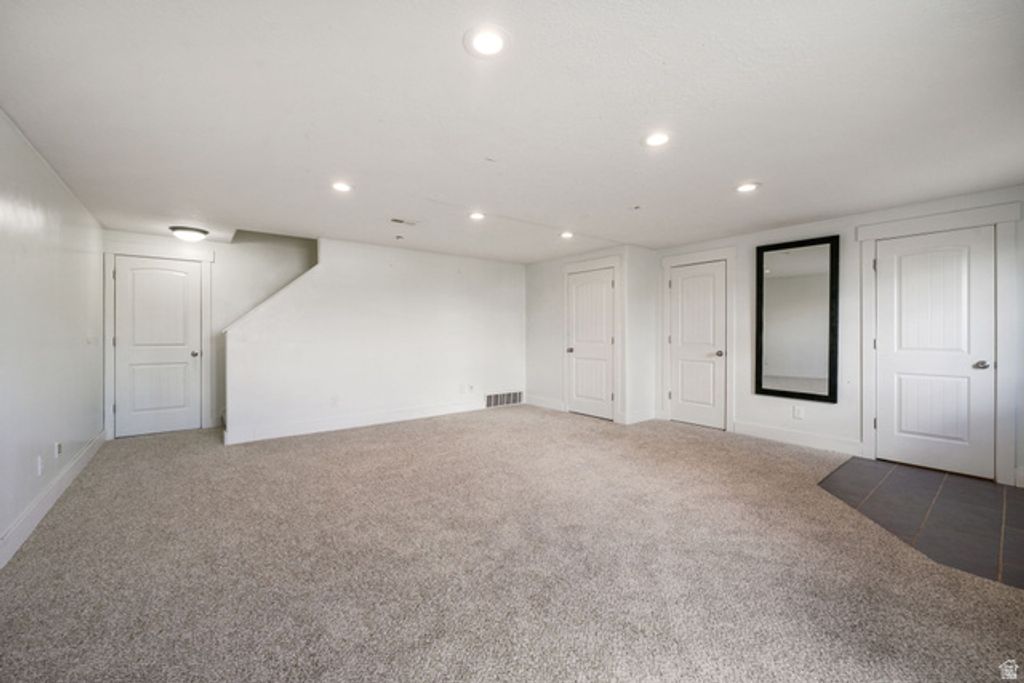 Image 17 of property listing at 15018 S GALLANT DR, Bluffdale, UT 84065