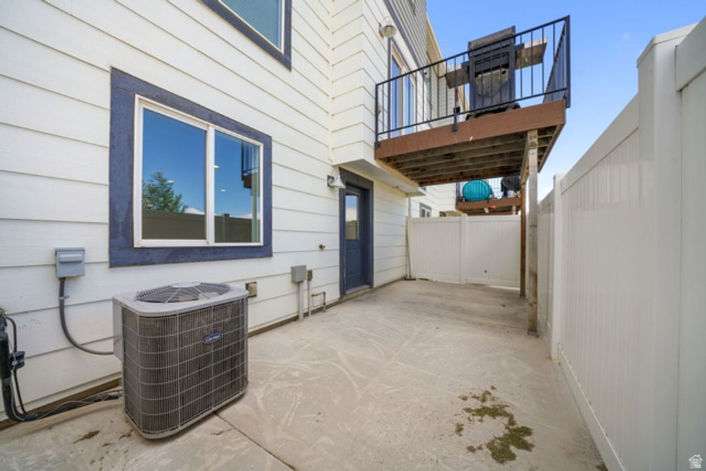 Image 20 of property listing at 15018 S GALLANT DR, Bluffdale, UT 84065