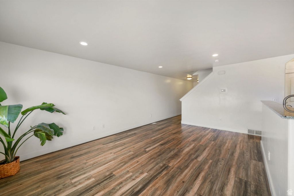 Image 3 of property listing at 15018 S GALLANT DR, Bluffdale, UT 84065