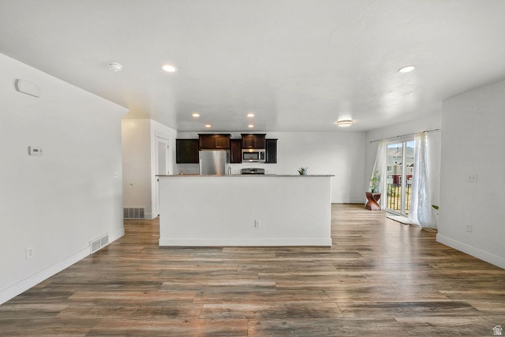 Image 5 of property listing at 15018 S GALLANT DR, Bluffdale, UT 84065
