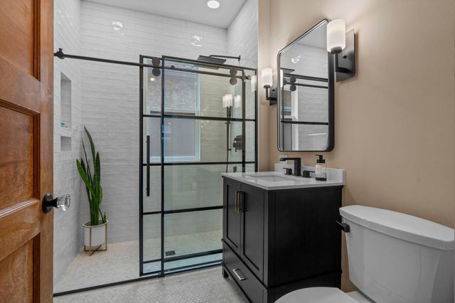 1200 Laurel Avenue, Saint Paul, MN 55104