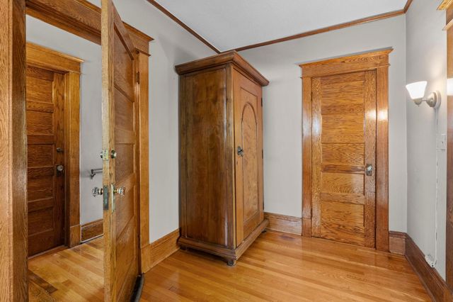 1200 Laurel Avenue, Saint Paul, MN 55104