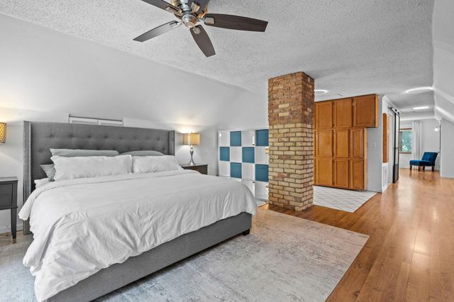 1200 Laurel Avenue, Saint Paul, MN 55104