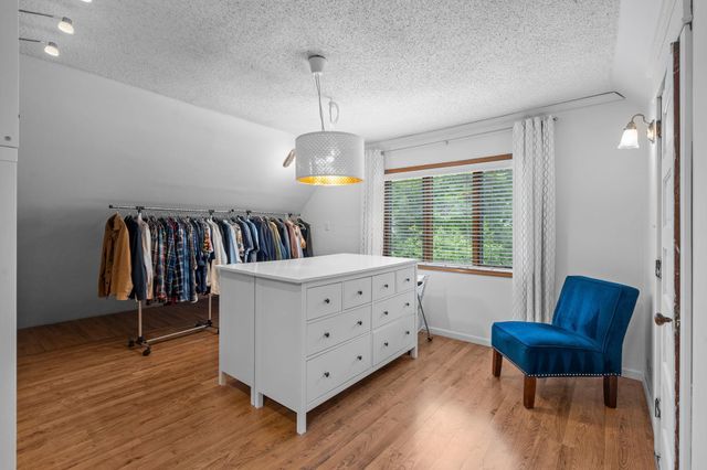 1200 Laurel Avenue, Saint Paul, MN 55104