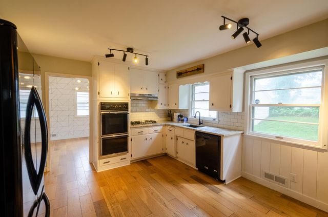 828 Cypress Street S, Cambridge, MN 55008