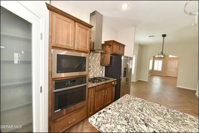 6933 Copper Town Drive, El Paso, TX 79934