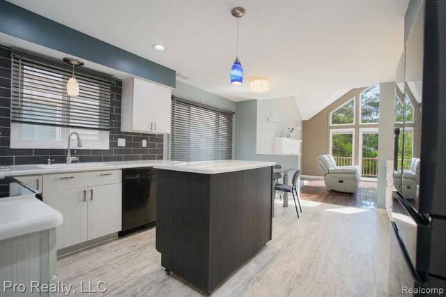 45317 Stonehedge Drive, Plymouth, MI 48170