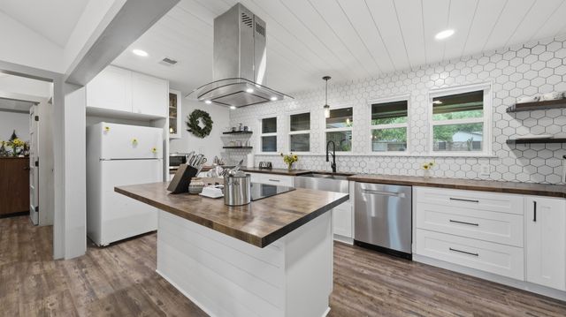 304 Cherry Street, Weatherford, TX 76086