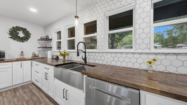 304 Cherry Street, Weatherford, TX 76086