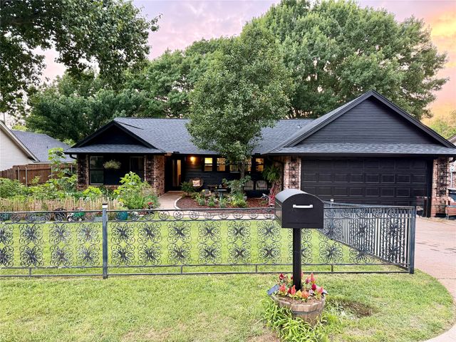 304 Cherry Street, Weatherford, TX 76086